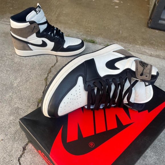 Jordan Men's Black and Brown Trainers - Picture 2 of 4